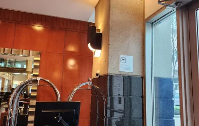 Quad Cylinder Up & Down Light, Delta Hotel, Vancouver