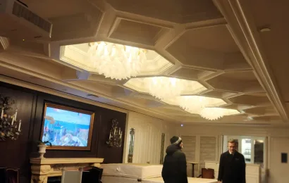 Crystal Chandelier - Wedgewood Hotel, Vancouver